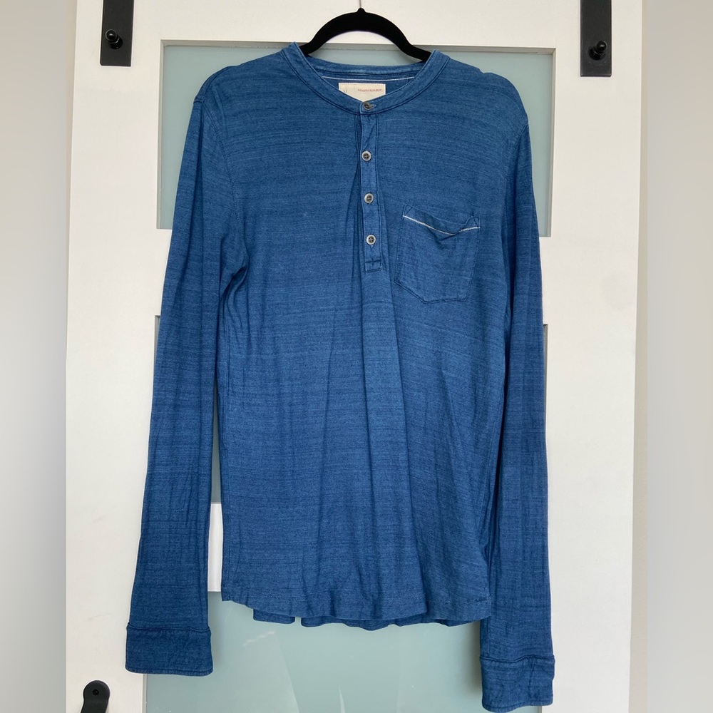 Banana Republic Heritage collection men’s Henley long sleeve shirt